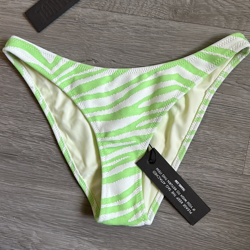 Green Zebra style swimsuit set! - Picture 12 of 15